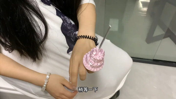 Wishing you a happy birthday with this ring cake!