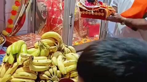 नन्हें कान्हा की मंदिर में पूजा और आरती ✨ | बाल रूप दर्शन