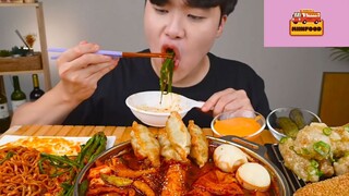 Mukbang mì với bánh gạo cay Hàn Quốc phần 2 #anngon