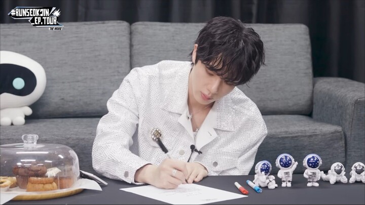 Parah Banget Kalau Kalian Gak Nonton Ini! RunSeokjin Ep Tour The Movie, Borahae!