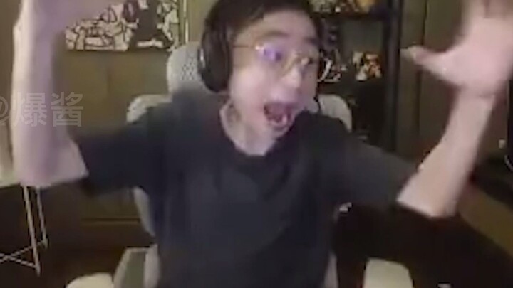 Body language straight out of a Beijing Film Academy textbook!