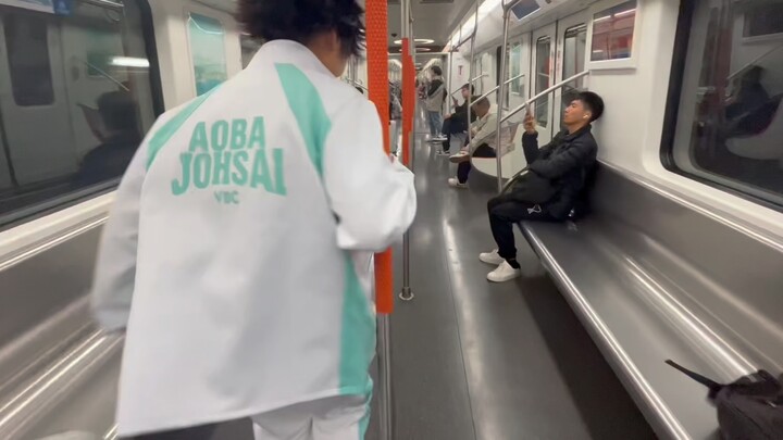 Oikawa Toru bravely enters the subway