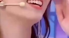 Sifat posesif Qiao Xin yang sombong membuat Yang Zi dan Qiao Xin menjadi pilihan pertama satu sama l