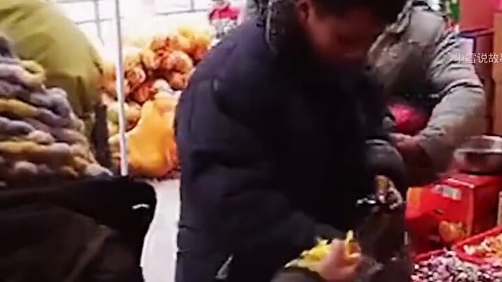 To save 2,000 yuan in road expenses, a migrant worker took his three-month pregnant wife and rode 1,