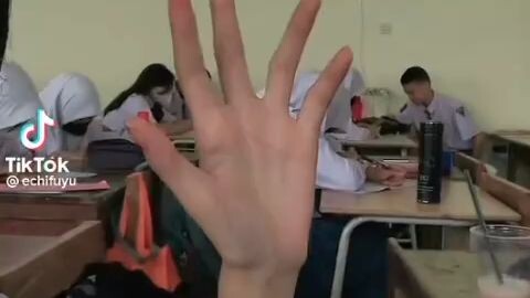 aura wibu nya sangat tampan