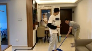 เมื่อพ่อเห็นลูกยังไม่ตาย ก็คว้าเจ็ดหมาป่าออกมา