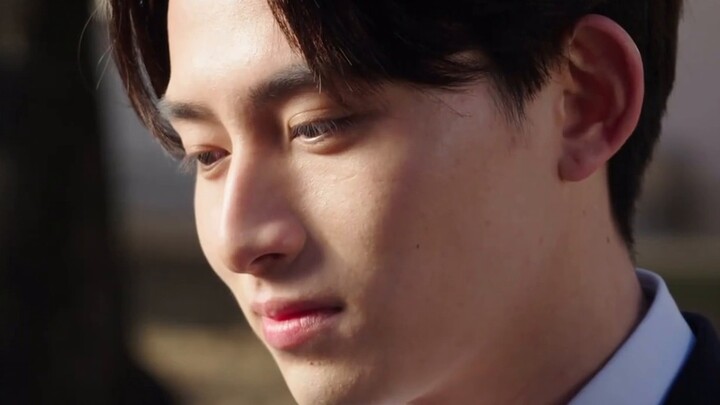 "The first person to fall in love, stripped of the sharp blade, became a subject." | Fan Dao Da Ye x