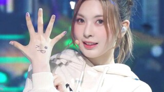 أحدث أداء لـ NMIXX لأغنيتها العائدة "Love Me Like This" على مسرح الأغاني بتاريخ 230416