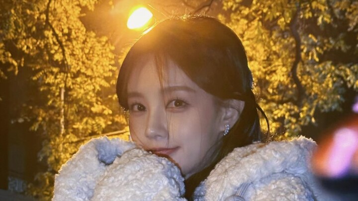 She’s got those starry eyes! She must have *so* many male fans!