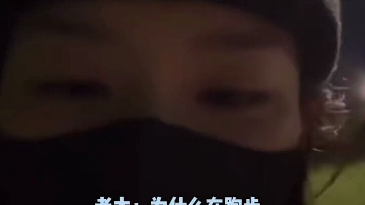 老大就好像在劝她 冲动减肥的姐妹 回家吧   姜涩琪