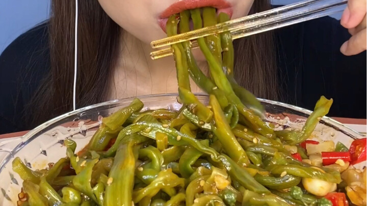 【กงไฉ่พริกไทยกรอบๆ ดังเปรี๊ยะเปรียะ】
