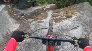 高德地图: 哇新路