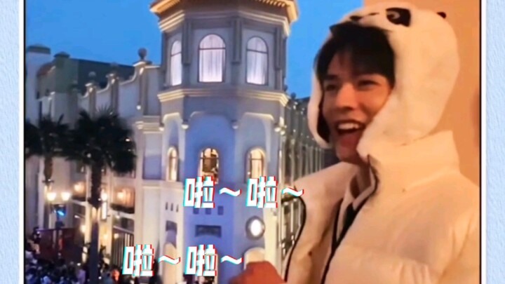 My cheerful idol! Sometimes he just feels more like a cute little kid, hahaha!