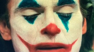 Watch movies through a microscope! 99% of people didn’t notice this detail about the clown!