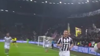 Đội Hình Trong Mơ Của Carlos Tevez. Tự Loại Mình - Giành Chỗ Cho Bộ 3 Xuất Sắc