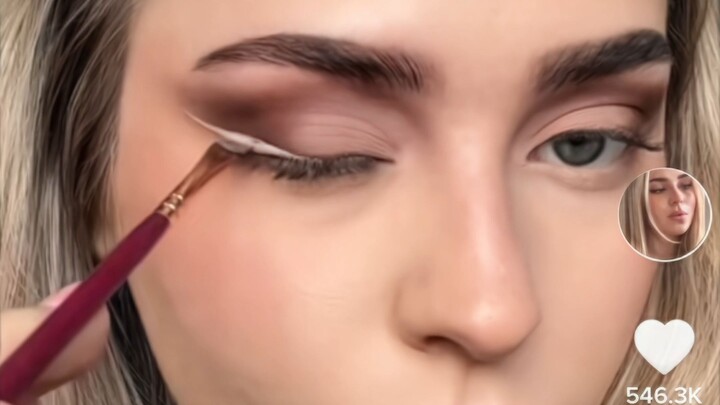 Học ngay cách vẽ viền mắt “hư không” siêu hot từ các blogger nước ngoài!