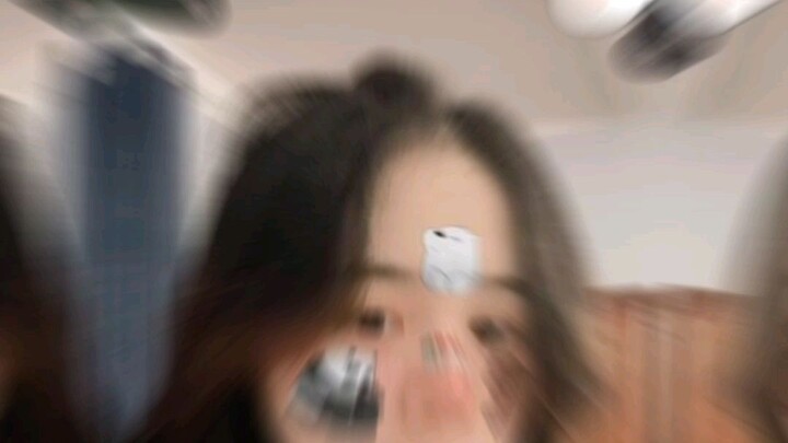 Coi Cj Sim bên nào đẹp hơn 😍