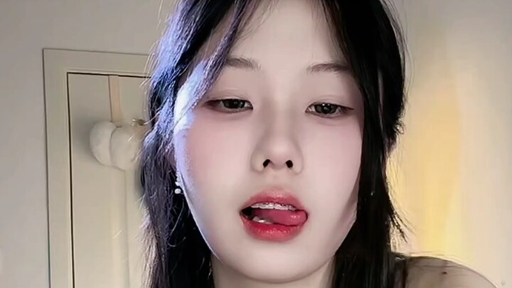 Hot pants hand gesture hip thrust