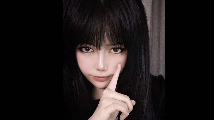 إذا كنتِ لا تجيدين تقليد مكياج فومي، جرّبي التعديل اللاحق بدلاً من ذلك!