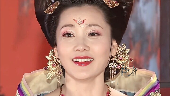 “Listen to Consort Wu Huifei explain why, in Tang Dynasty wedding customs, only the groom bowed whil