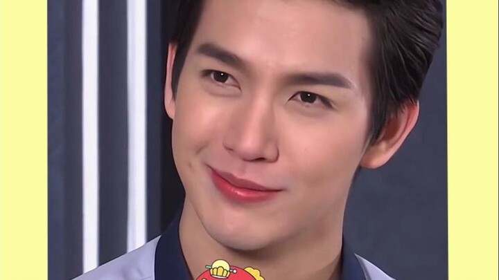 Anyone who understands Chinese knows that the moment he speaks it, he just looks even hotter!