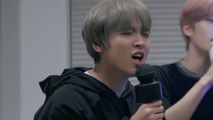 【NCT แคลชาน】แค่เปิดปากก็คือคิลลิงพาร์ต —— โมเมนต์ที่อี แคลชานฮัมเพลงง่ายๆ ก็ดูเพราะมาก #1