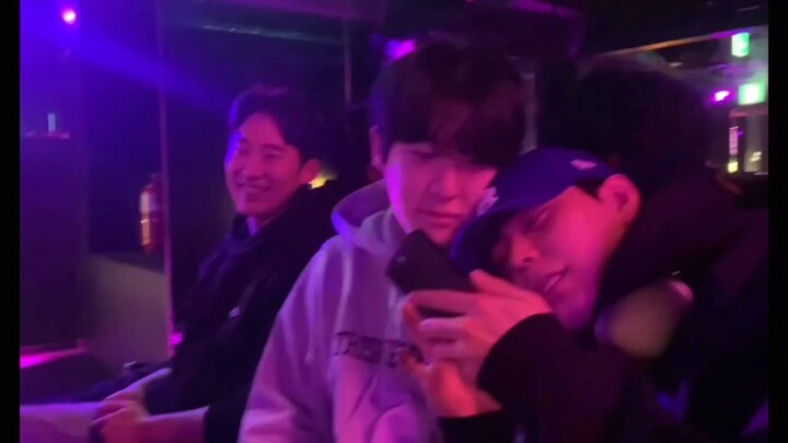 Junseongho Couple Cuddling Together HisMan2