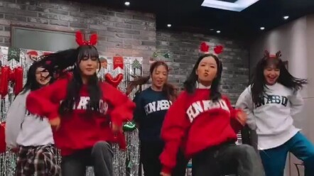 Tất cả thành viên APINK thử thách với “Tuyết đầu mùa” của EXO!!!