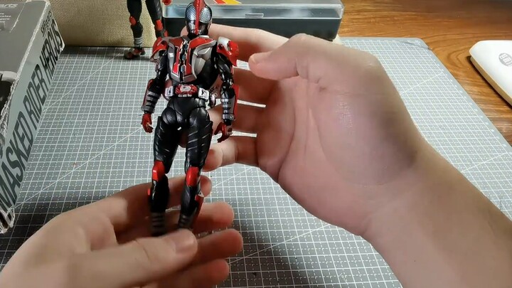[ZECT will be defeated by me! ] SHFiguarts real bone carving method Kamen Rider High Energy Silver F