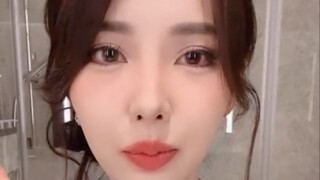 The Queen's effect is much better than the recorded broadcast by the organizer. The organizer is too