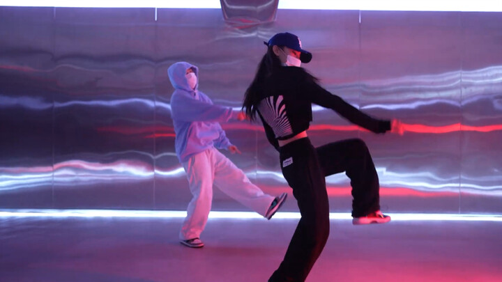 【NOZE】Atasan hitam dengan sedikit otot perut yang terbuka versi KING's DEAD