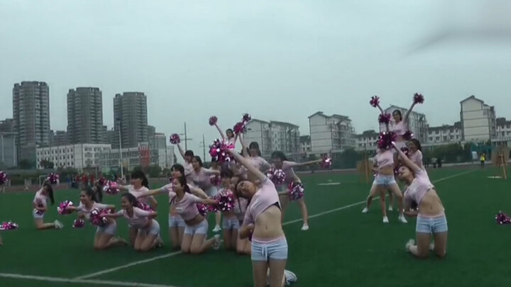 Đội cổ vũ trẻ em trường 044 (Phiên bản tận hưởng thuần túy cận cảnh)