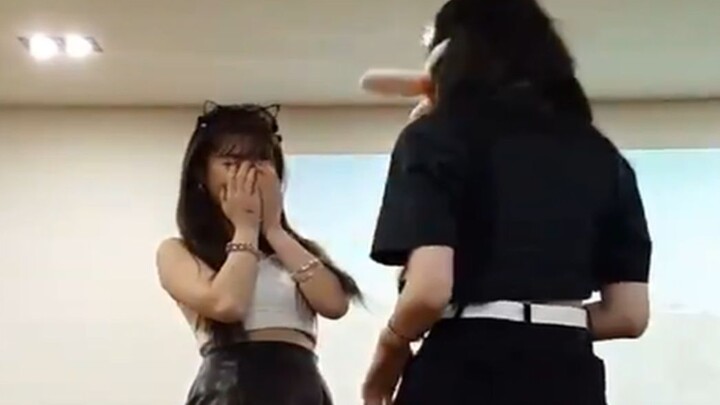 (G) I-DLE's Shuhua Ye made another embarrassing move just to make Soojin laugh