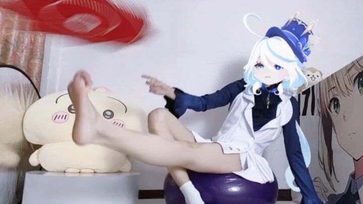 ฟูฟูลองใช้เท้าหมุนผ้าพันคอ