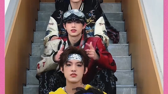 【مراهق مسجل】 رقصة الإيماءات «أنا ضد جاستن بيبر»