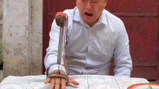 Invention: Table-slapping Assistant! Do you like slapping the table?