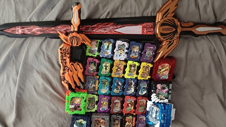 Semua anggota Holy Blade Eternity, mari membaca!