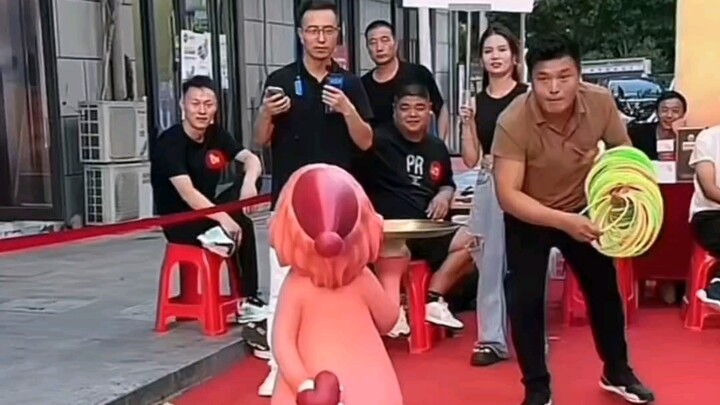 Single laps, pressure laps, lap exchanges—she’s got it all down to a science. Her relentless chasing