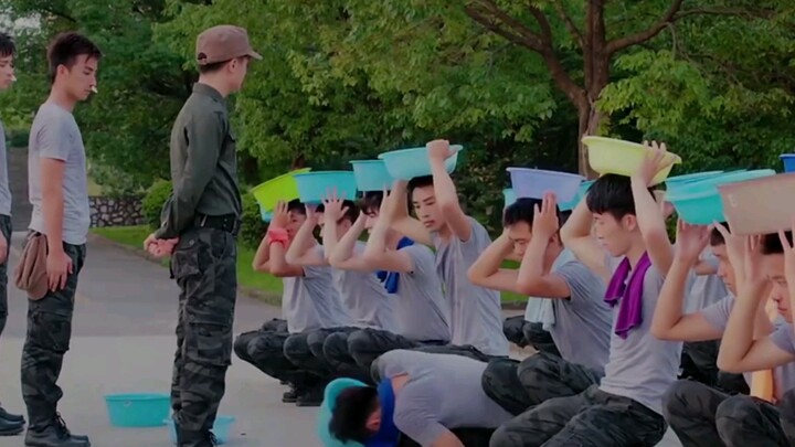 Saat latihan militer, begitu bilang mau pingsan langsung pingsan—keterampilan macam apa ini dan baga