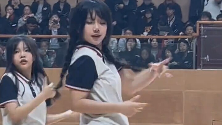 [Chongqing Yucai Middle School]: I bet you guys like this kind of thing.