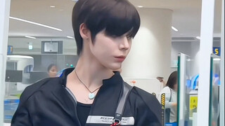 โชว์สนามบินของเจเจ เผยหน้าตัดสวยจนโทรศัพท์ฉันสั่น!