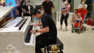 Improvisasi lagu "Kamado Tanjiro no Uta"