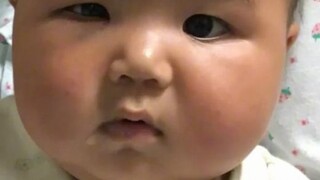 这是关于一个婴儿慢慢长大的故事，这个故事没有讲完，希望他能健康快乐的继续长大