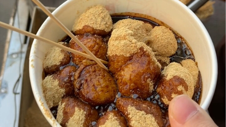 Ciziba hangat dengan gula merah seharga 5 yuan semangkuk!! Gula merahnya sangat banyak～