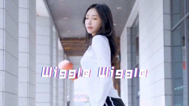 Tiểu Mạch Y cắt bản dọc video “Đung đưa đung đưa”