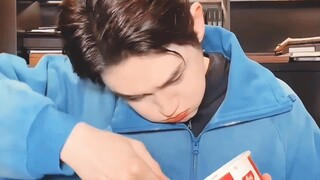 《 汪 铎 快 乐 图 鉴 》