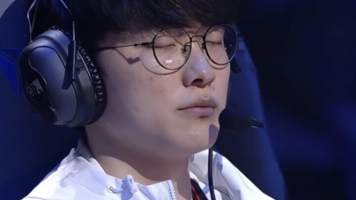 عندما كانت T1 متأخرة أمام BLG بنتيجة 1 إلى 2، كم عدد الأشخاص الذين أغلقوا البث المباشر؟