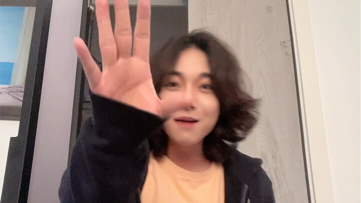 Men who haven't gotten up yet at 8 o'clock are all lazy dogs.