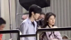 เพลิดเพลินไปกับบรรยากาศขณะเดินบนถนน~