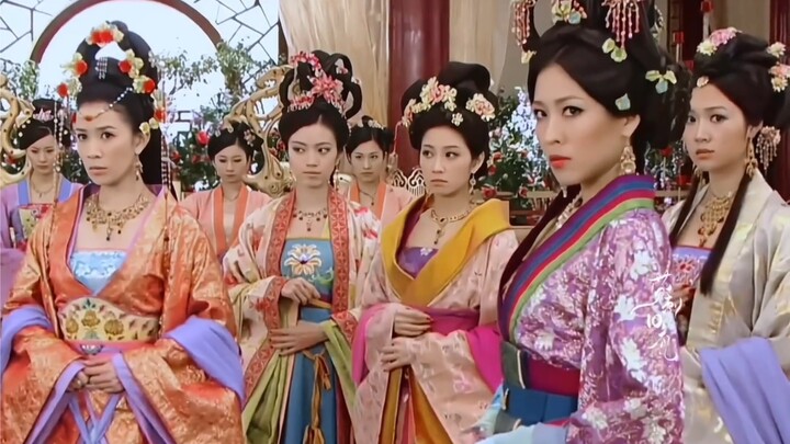 ต่างจากความเรียบหรูของซีรีส์ย้อนยุคสมัยนี้ ซีรีส์เรื่อง “เจ้าหญิงเสกสมรส” เน้นความงดงามอลังการเป็นหล